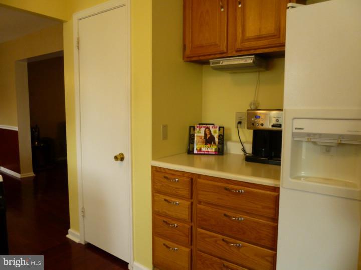 892 Herman Road Horsham, PA 19044 - Photo 6 of 25 Kitchen