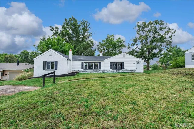 $289,000 | 676 Meramec Station Road, Valley Park, MO 63088