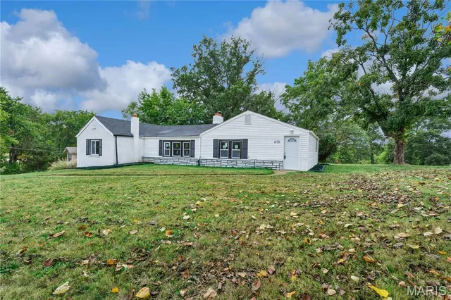 $289,000 | 676 Meramec Station Road, Valley Park, MO 63088