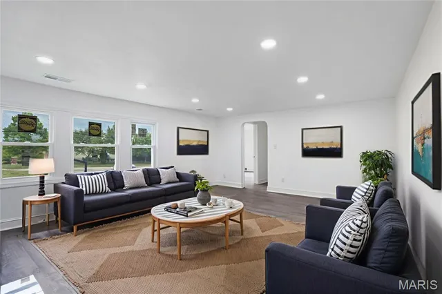 $289,000 | 676 Meramec Station Road, Valley Park, MO 63088