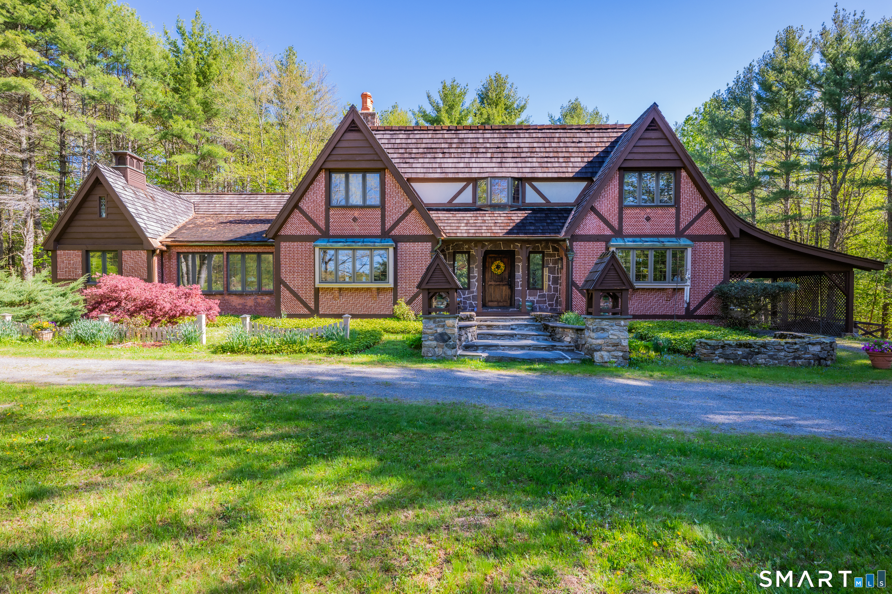 184 Smith Hill Road Winchester, CT 06098 - Photo 3 of 36