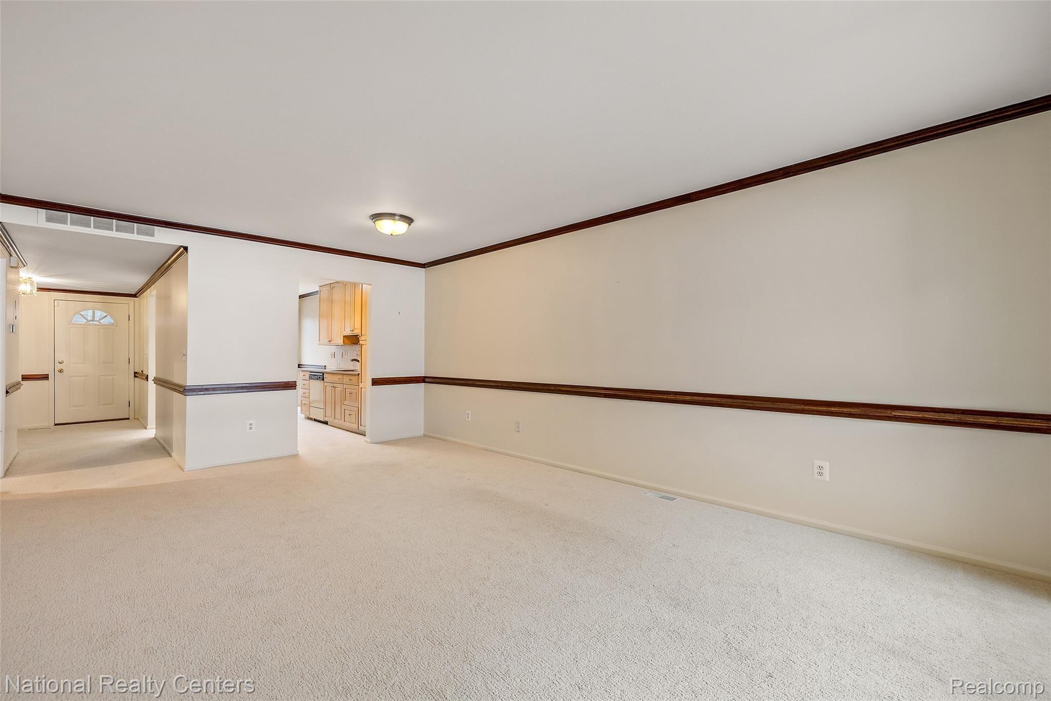 940 Wexford Way Rochester, MI 48307 - Photo 10 of 23 940 Wexford Way-10.jpg