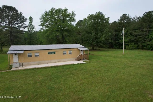 $265,000 | 589 Simpson Highway 28 West, Pinola, MS 39149