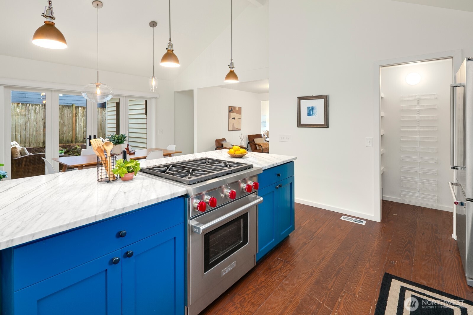 6842 28th Avenue Northeast Seattle, WA 98115 - Photo 11 of 40