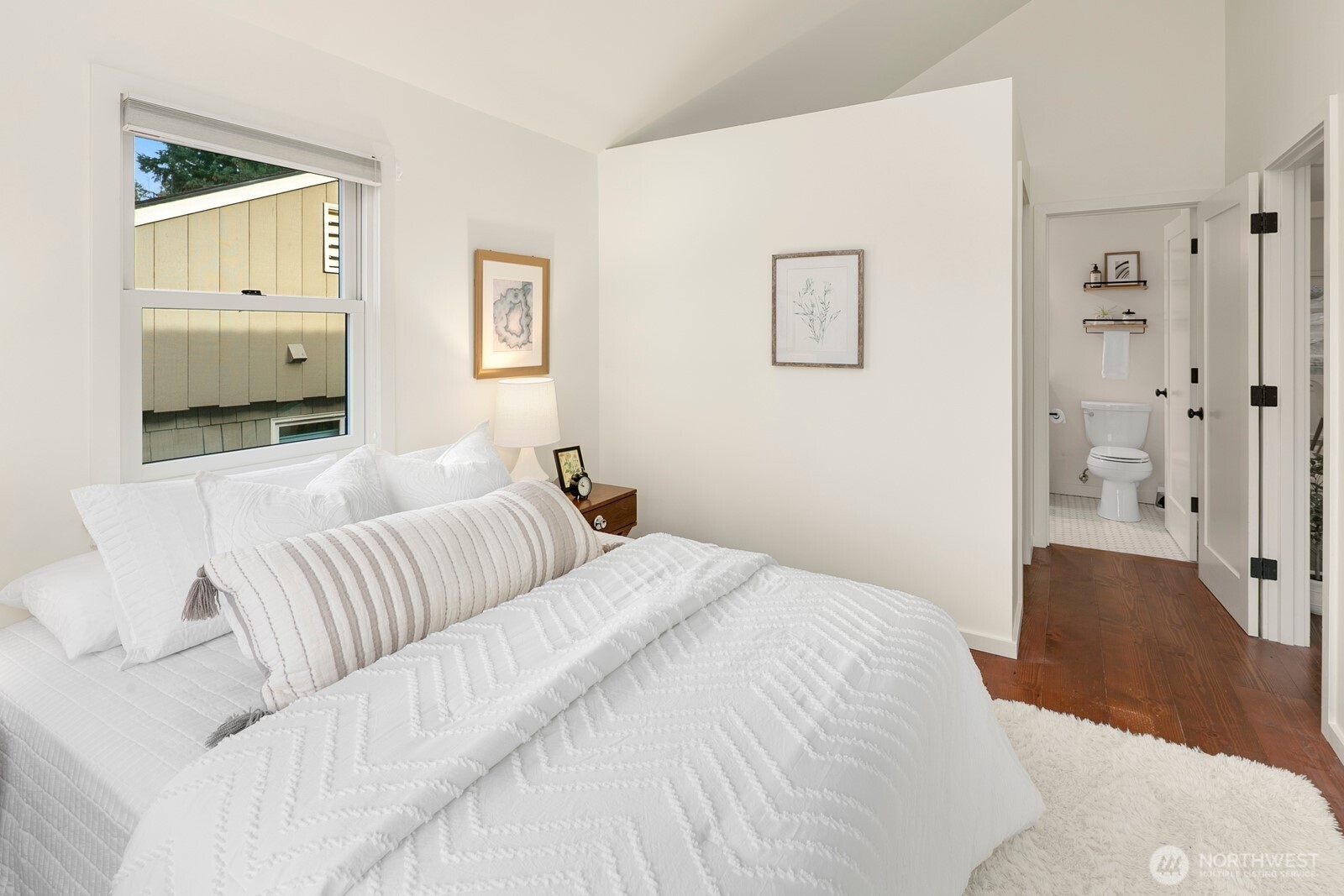 6842 28th Avenue Northeast Seattle, WA 98115 - Photo 17 of 40