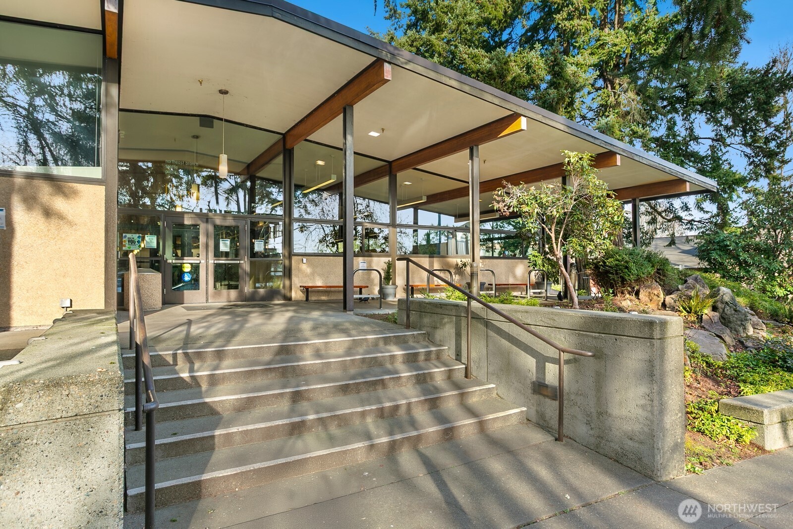 6842 28th Avenue Northeast Seattle, WA 98115 - Photo 35 of 40