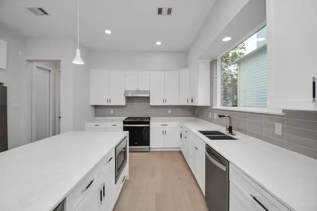 $3,995 | 5538 Darling Street, Houston, TX 77007