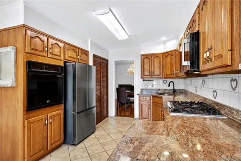 $1,195,000 | 11 Hazelwood Drive, Jericho, NY 11753