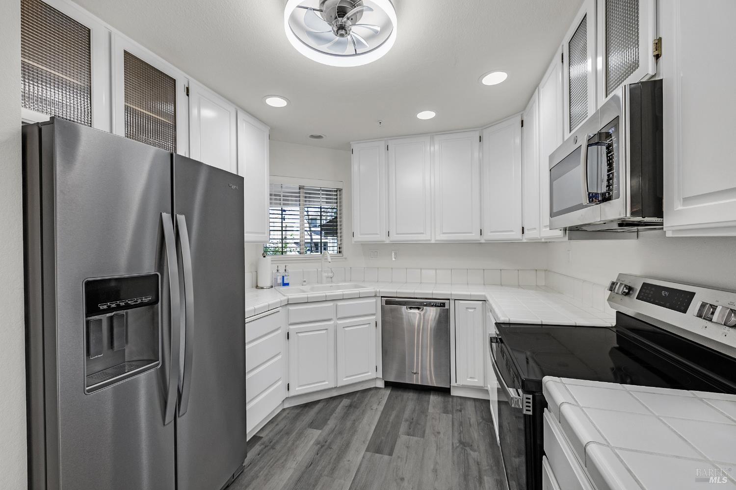 36 Bridle Path Lane Novato, CA 94945 - Photo 4 of 30