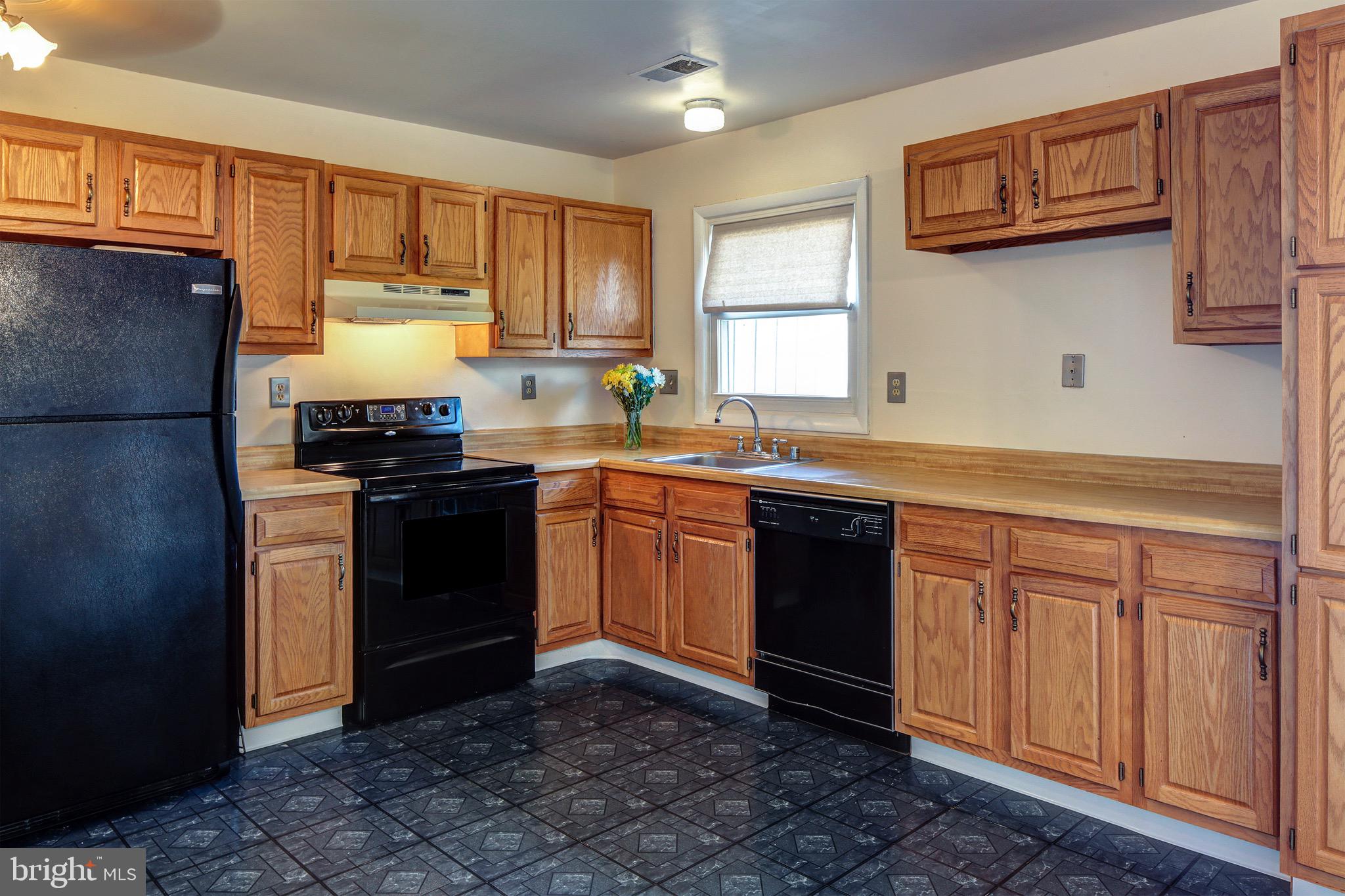 7929 Stone Hearth Road Severn, MD 21144 - Photo 7 of 29 All appliances convey