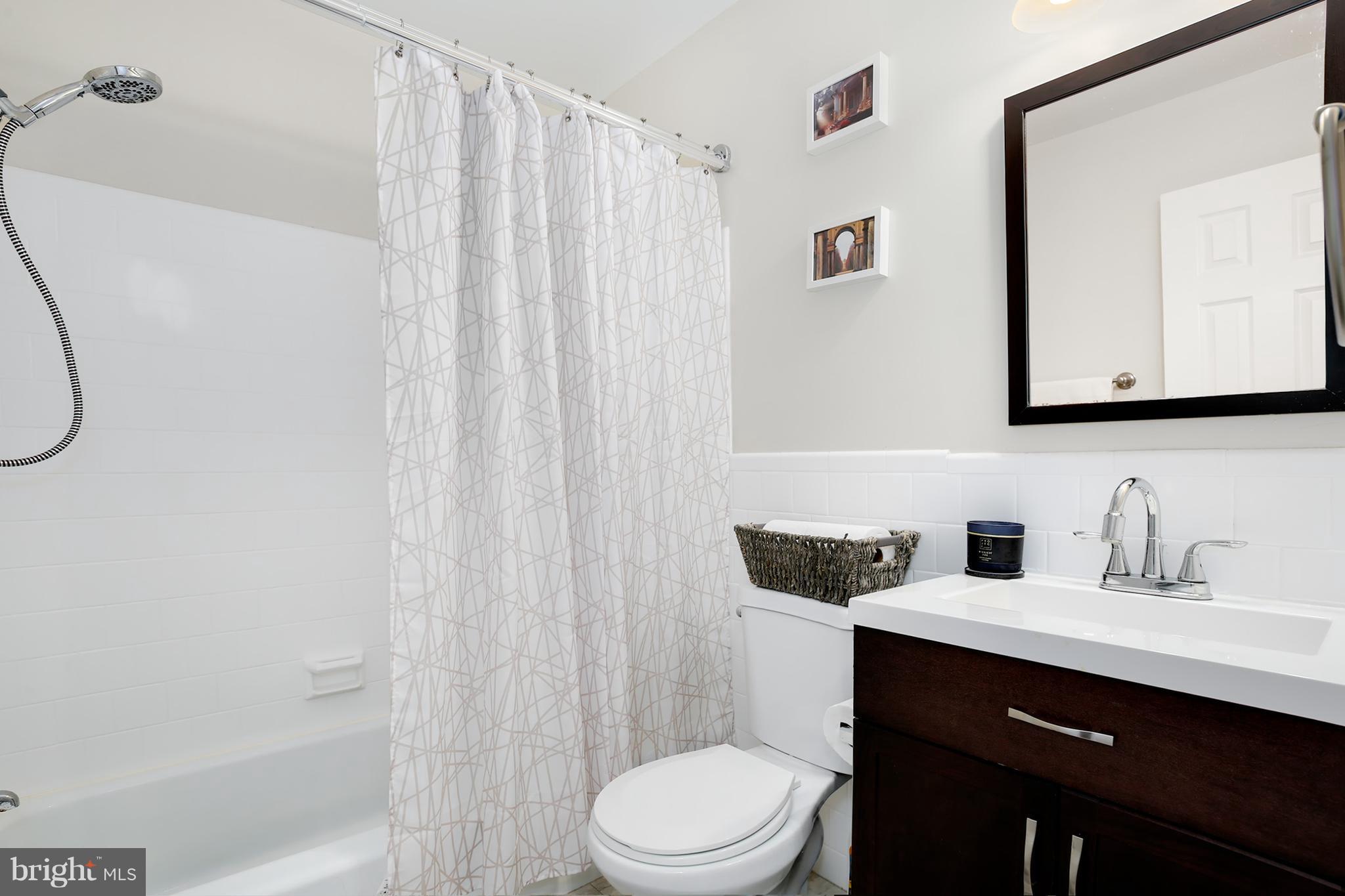 2207 Ellis Street Silver Spring, MD 20910 - Photo 12 of 27 Bath