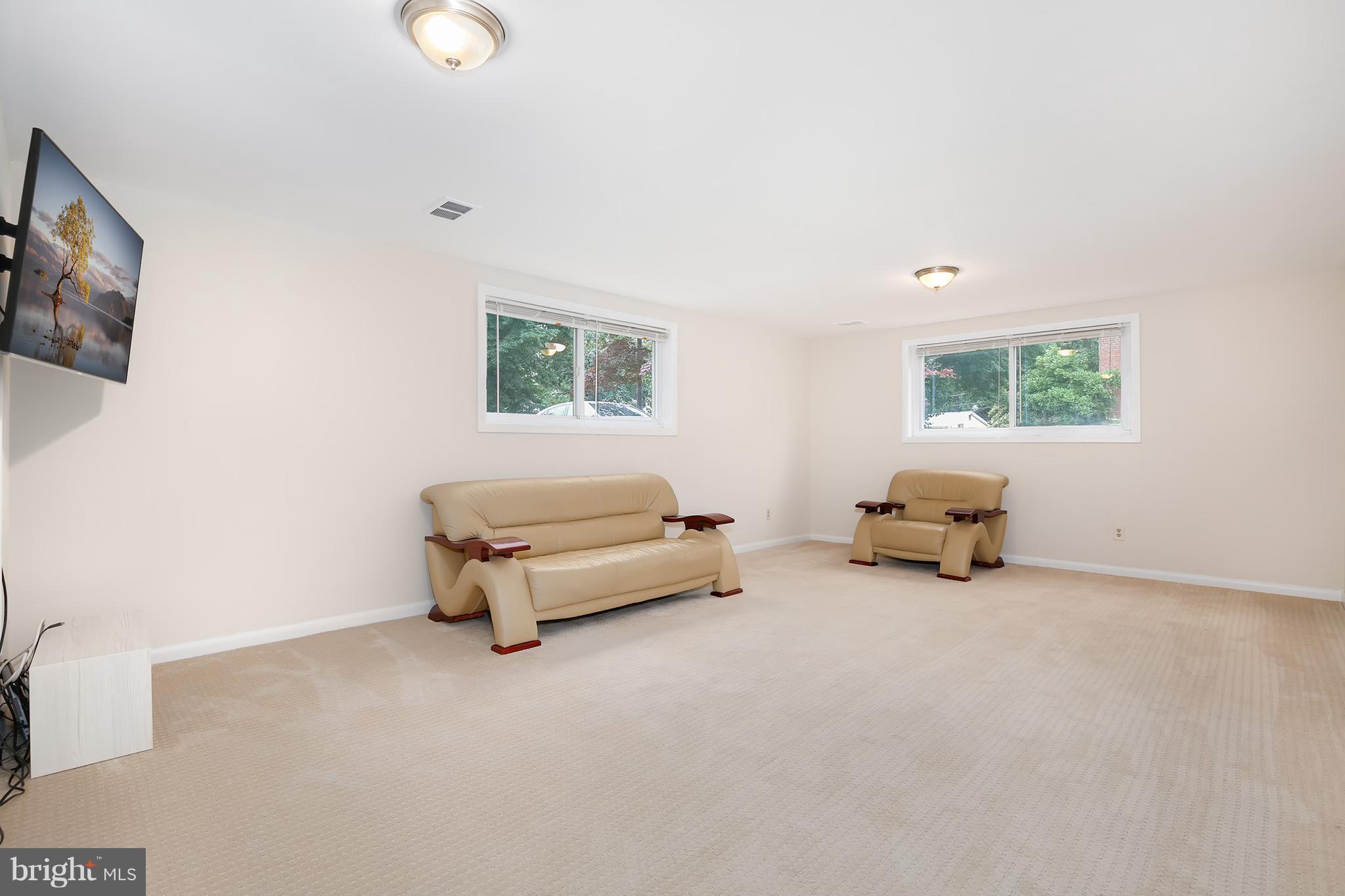 2207 Ellis Street Silver Spring, MD 20910 - Photo 17 of 27 Family Room