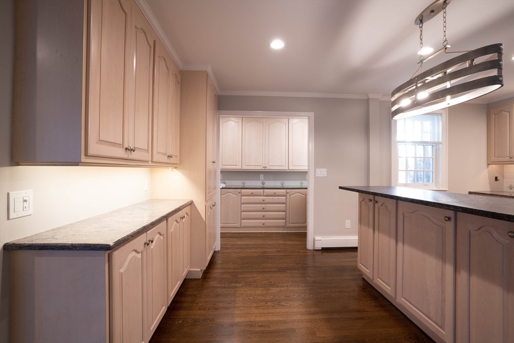 40 Puddingstone Lane Newton, MA 02459 - Photo 4 of 36