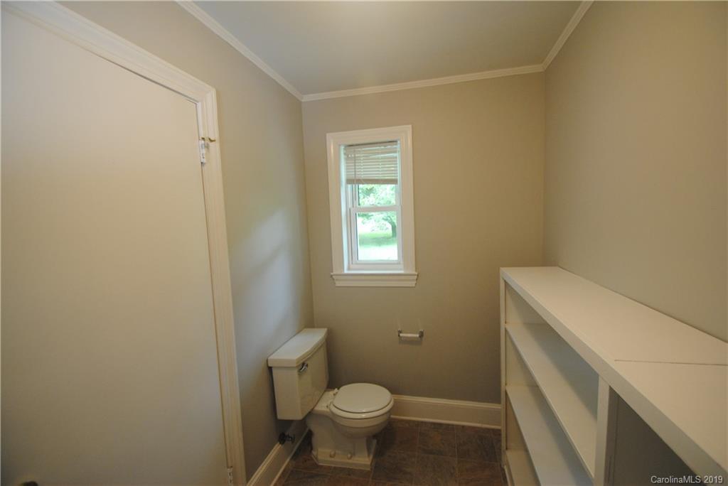 210 Valley Stream Road Statesville, NC 28677 - Photo 4 of 23 Gallery Image 4