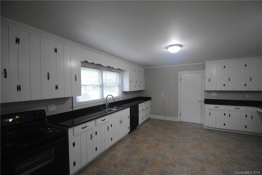 210 Valley Stream Road Statesville, NC 28677 - Photo 5 of 23 Gallery Image 5