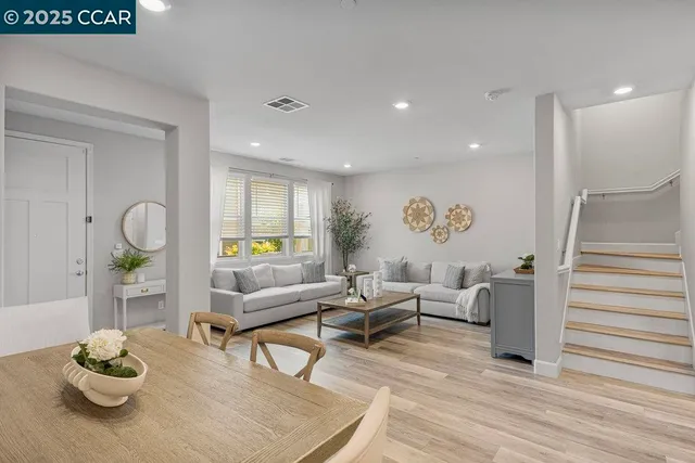 $1,385,000 | 117 Wallace Circle, Moraga, CA 94556