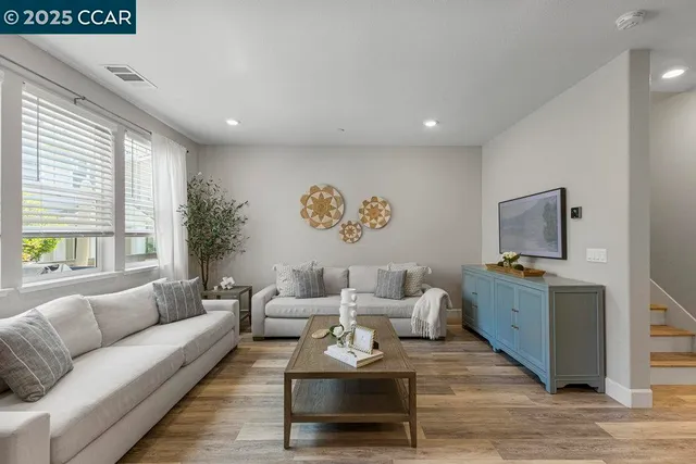 $1,385,000 | 117 Wallace Circle, Moraga, CA 94556