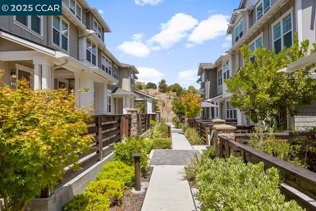 $1,385,000 | 117 Wallace Circle, Moraga, CA 94556