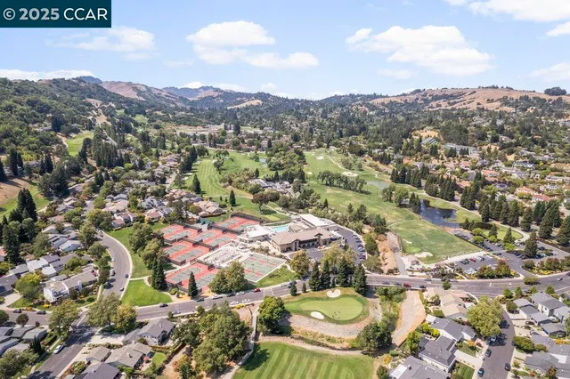 $1,385,000 | 117 Wallace Circle, Moraga, CA 94556