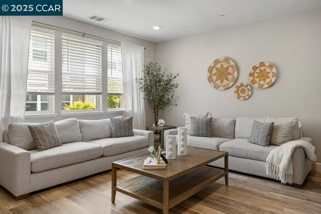 $1,385,000 | 117 Wallace Circle, Moraga, CA 94556