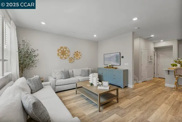 $1,385,000 | 117 Wallace Circle, Moraga, CA 94556