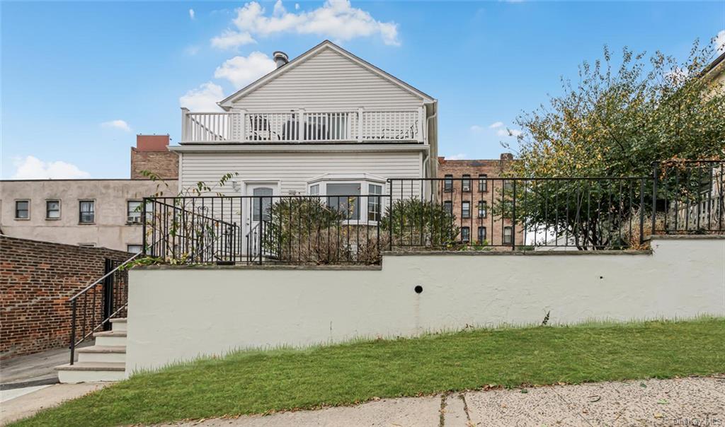 66 Devoe Avenue Yonkers, NY 10705 - Photo 2 of 34