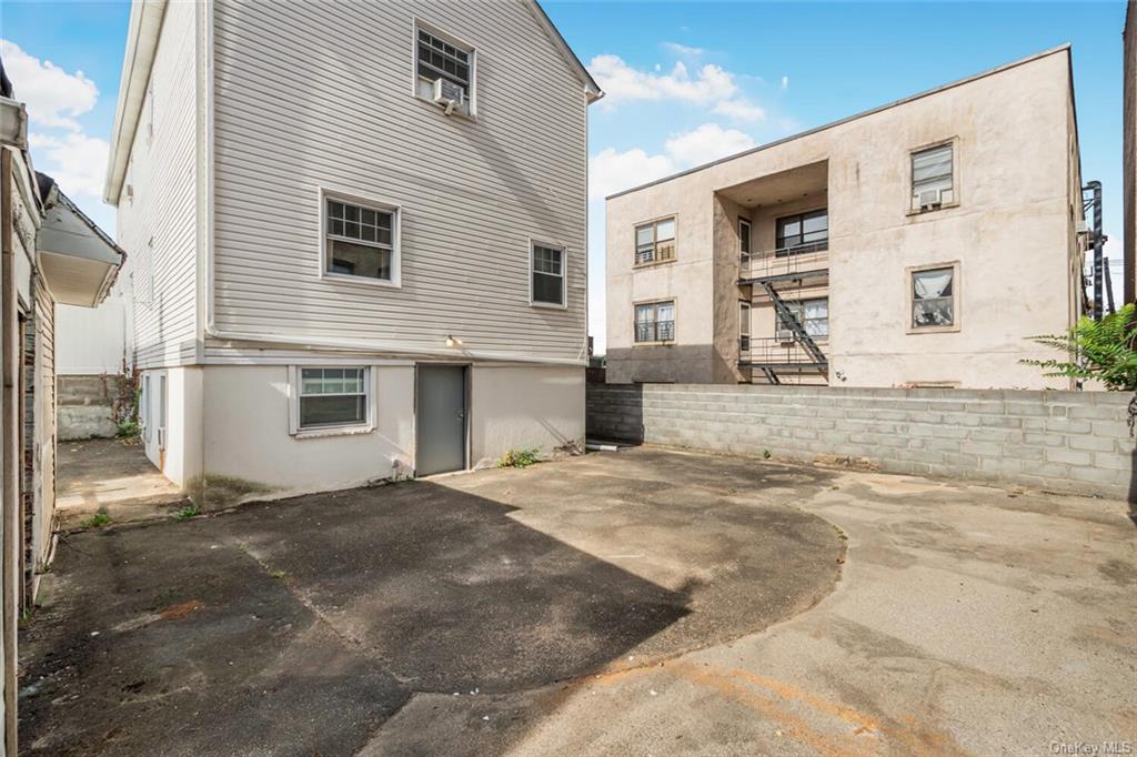 66 Devoe Avenue Yonkers, NY 10705 - Photo 32 of 34