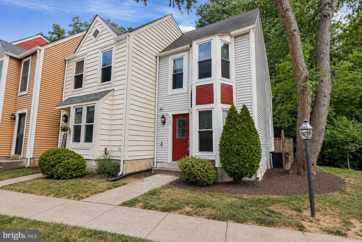 2137 Whisper Way Reston, VA 20191 - Photo 3 of 32