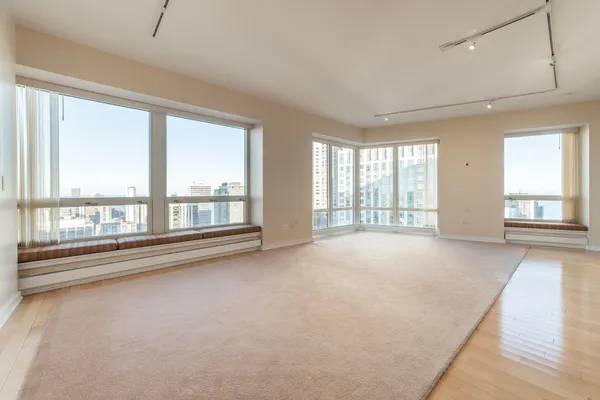 $3,600 | 57 East Delaware Place, Unit 3204, Chicago, IL 60611