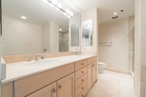 $3,600 | 57 East Delaware Place, Unit 3204, Chicago, IL 60611