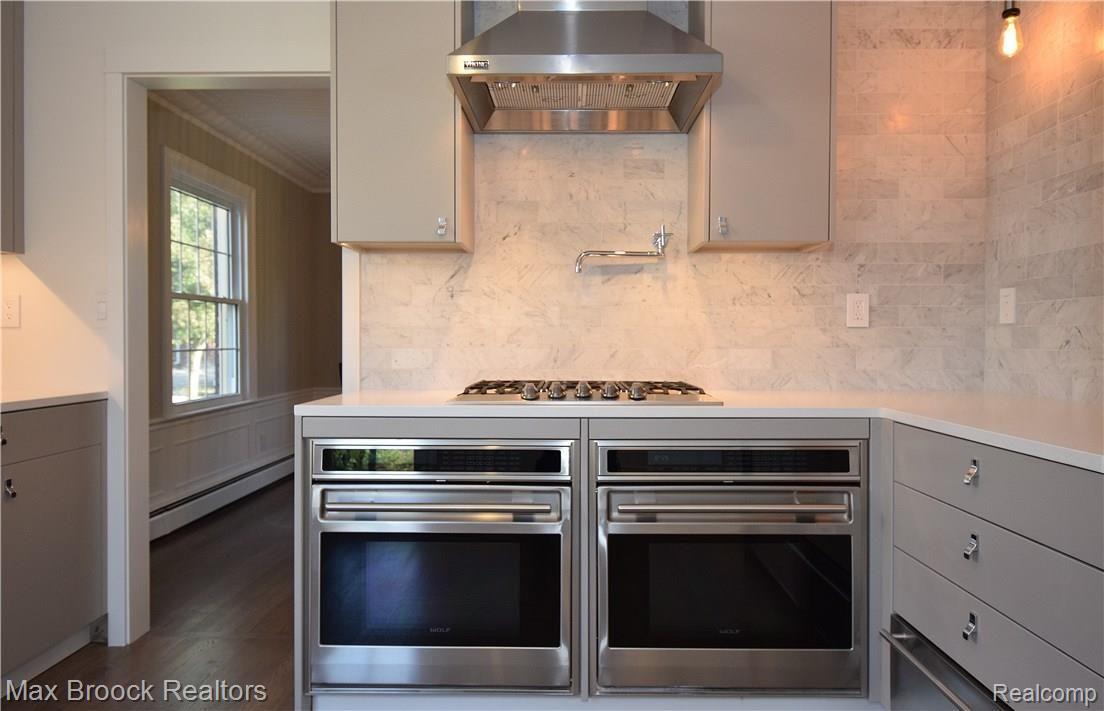 1491 Oxford Road Grosse Pointe, MI 48236 - Photo 20 of 46 kitchen 1.JPG