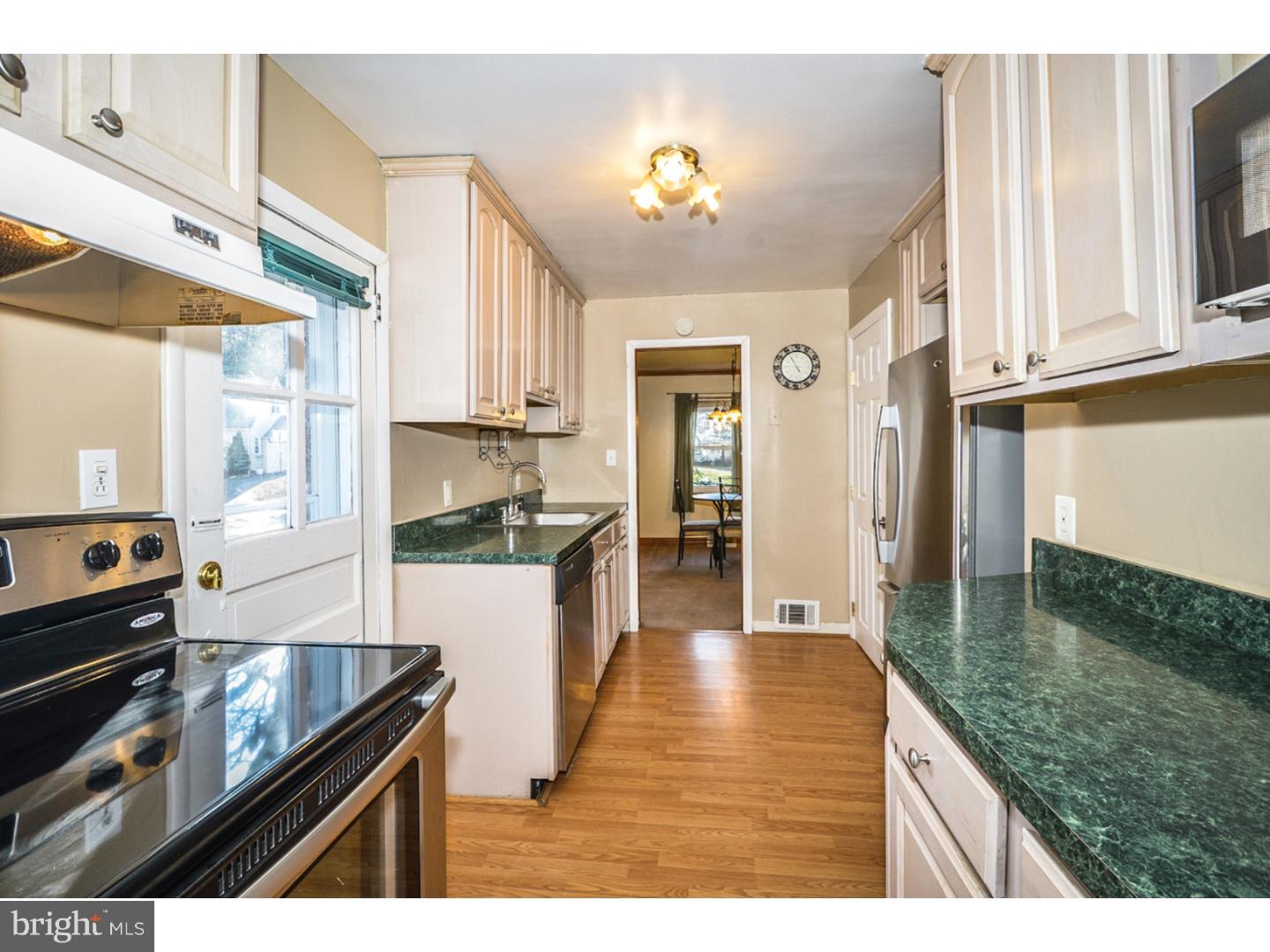 416 Crescent Road Hatboro, PA 19040 - Photo 13 of 24 Kitchen
