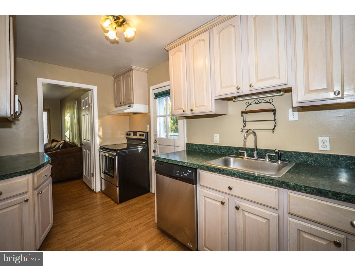 416 Crescent Road Hatboro, PA 19040 - Photo 14 of 24 Kitchen