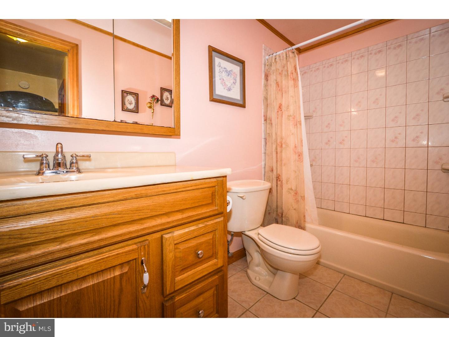 416 Crescent Road Hatboro, PA 19040 - Photo 20 of 24 Bathroom