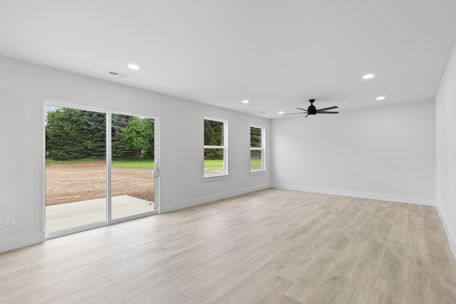 2515 Clinton Way Jackson, MI 49201 - Photo 12 of 34 2011-Green-Acres-Dr-1014