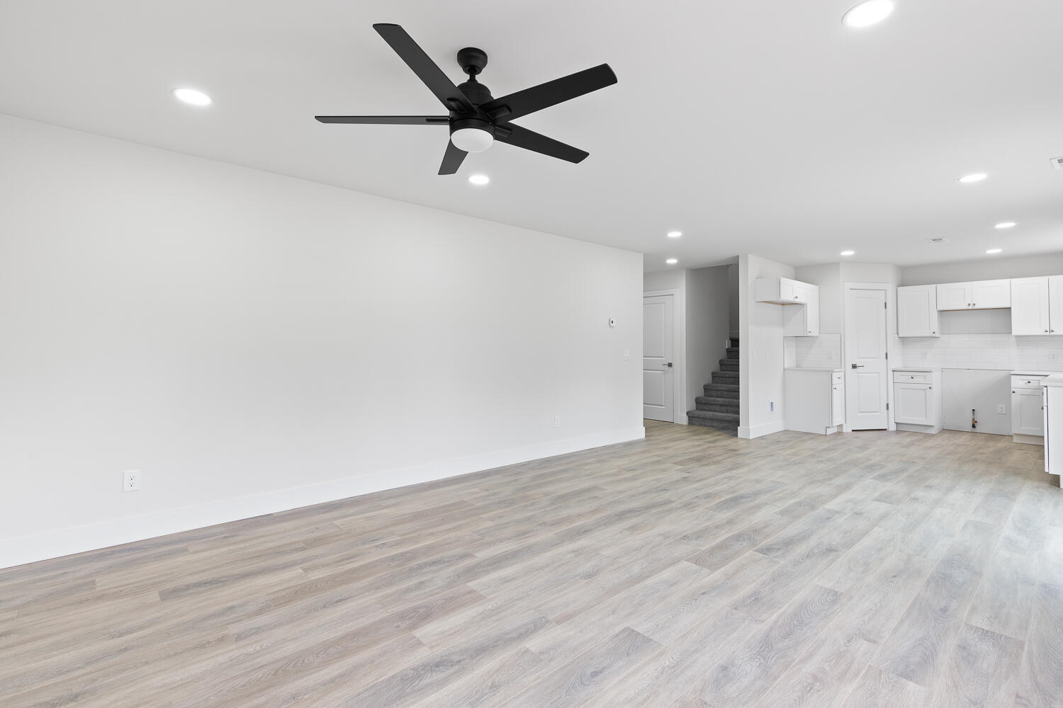 2515 Clinton Way Jackson, MI 49201 - Photo 14 of 34 2011-Green-Acres-Dr-1017