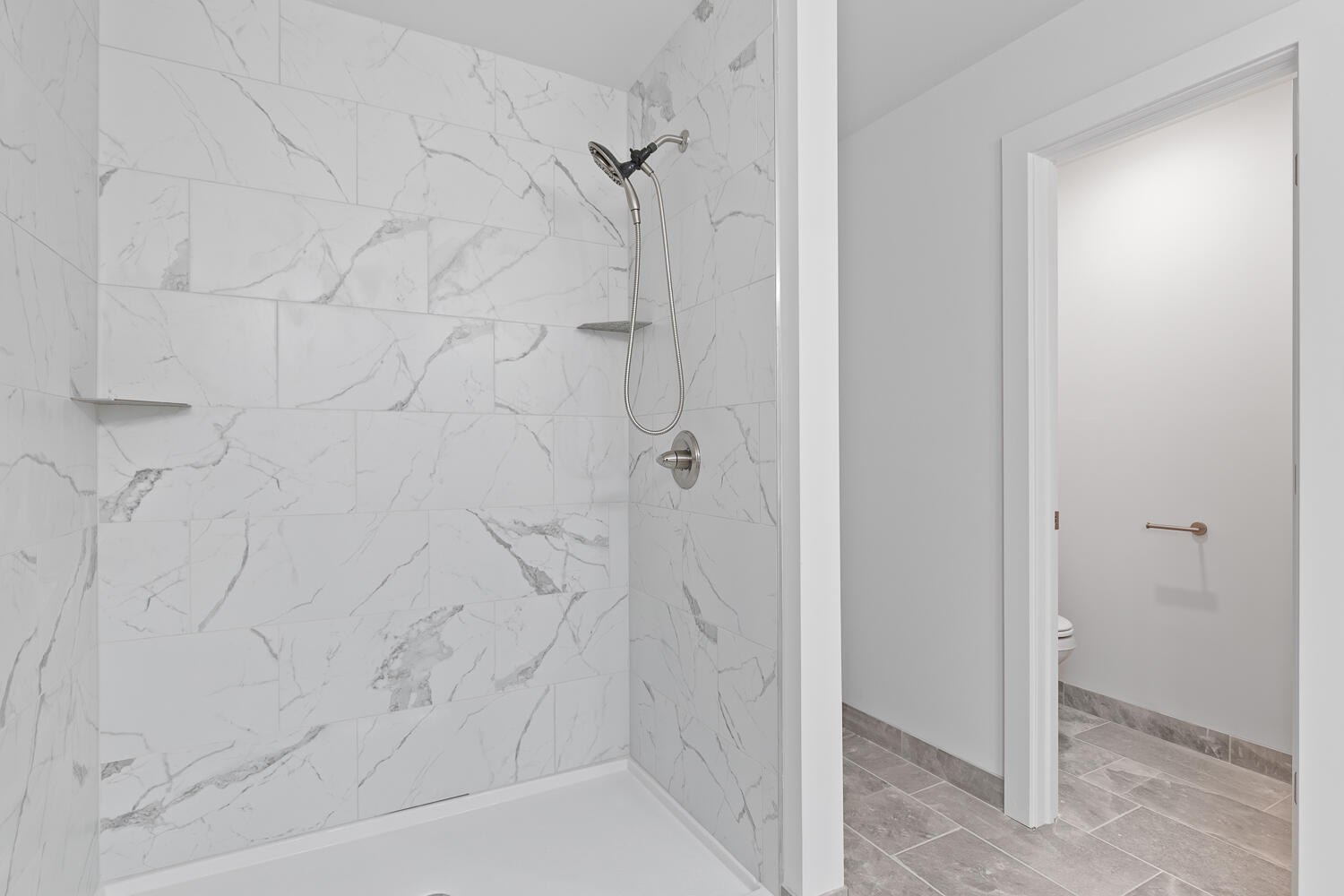 2515 Clinton Way Jackson, MI 49201 - Photo 27 of 34 2011-Green-Acres-Dr-1031