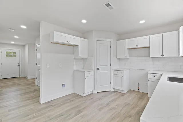 $295,300 | 2515 Clinton Way, Jackson, MI 49201