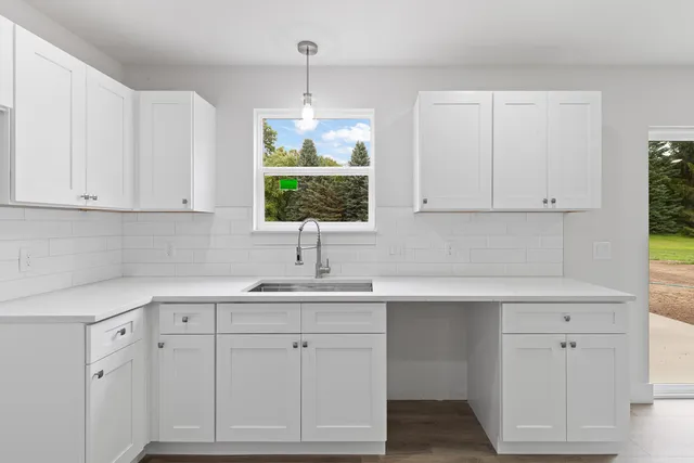 $295,300 | 2515 Clinton Way, Jackson, MI 49201