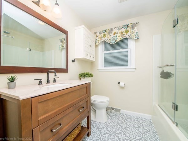 649 Middle Road Acushnet, MA 02743 - Photo 15 of 29