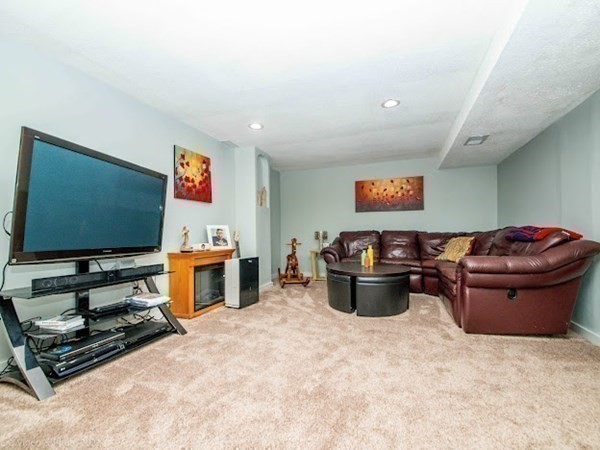 649 Middle Road Acushnet, MA 02743 - Photo 21 of 29