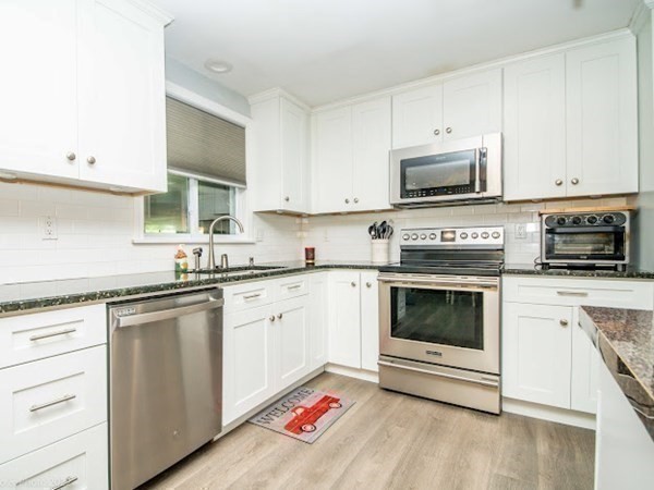 649 Middle Road Acushnet, MA 02743 - Photo 5 of 29