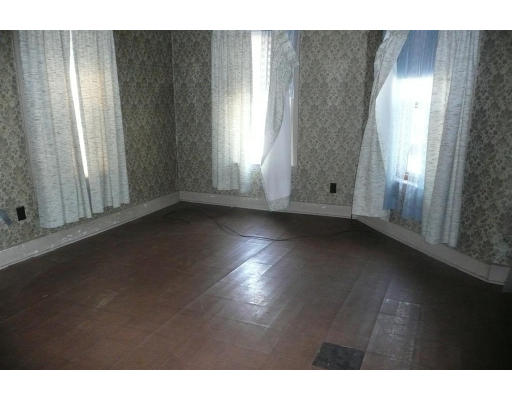 25 Lyon Street Worcester, MA 01604 - Photo 3 of 4 Gallery Image 3