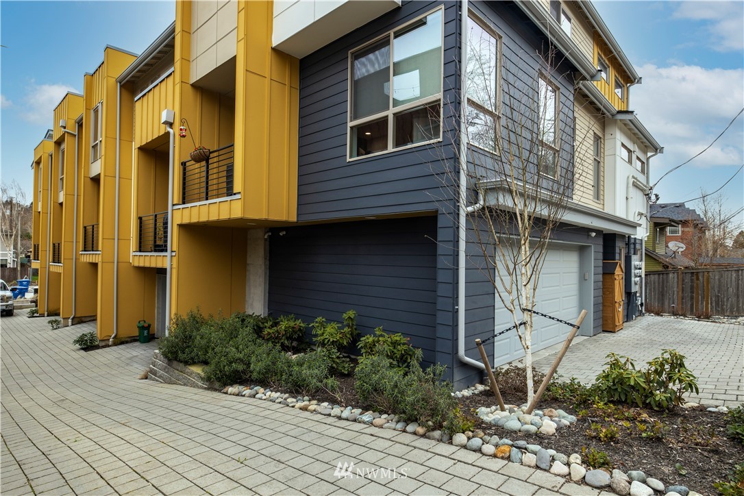 5206 Delridge Way Southwest, Unit E Seattle, WA 98106 - Photo 1 of 28 Gallery Image 1