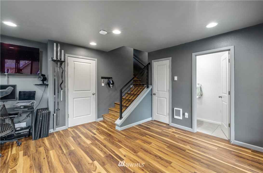 5206 Delridge Way Southwest, Unit E Seattle, WA 98106 - Photo 3 of 28 Gallery Image 3
