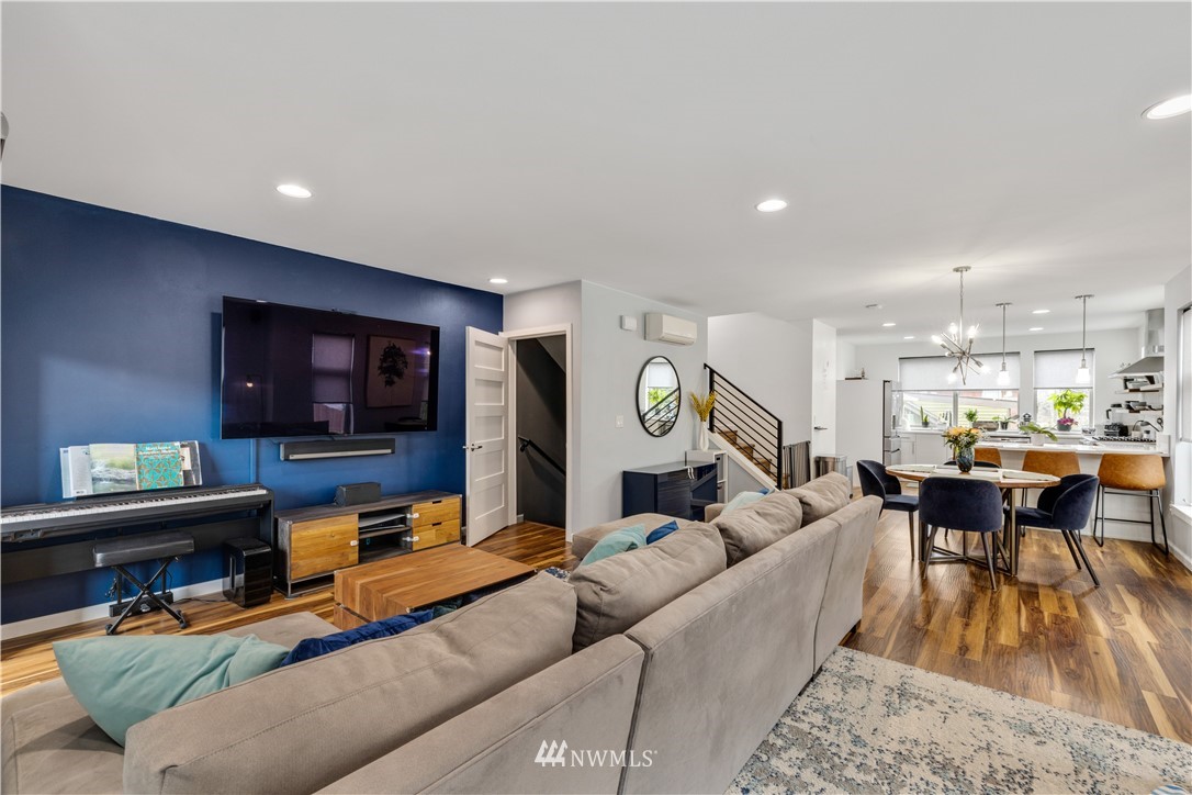 5206 Delridge Way Southwest, Unit E Seattle, WA 98106 - Photo 7 of 28 Gallery Image 7