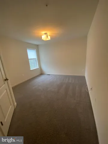 a view of empty room with window