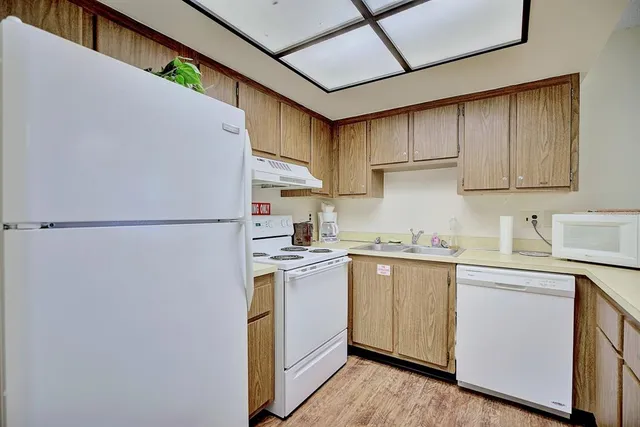 $198,900 | 2025 Sylvester Road, Unit H2, Lakeland, FL 33803