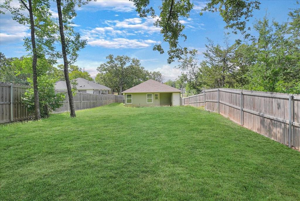 501 East Day Street Denison, TX 75021 - Photo 27 of 28