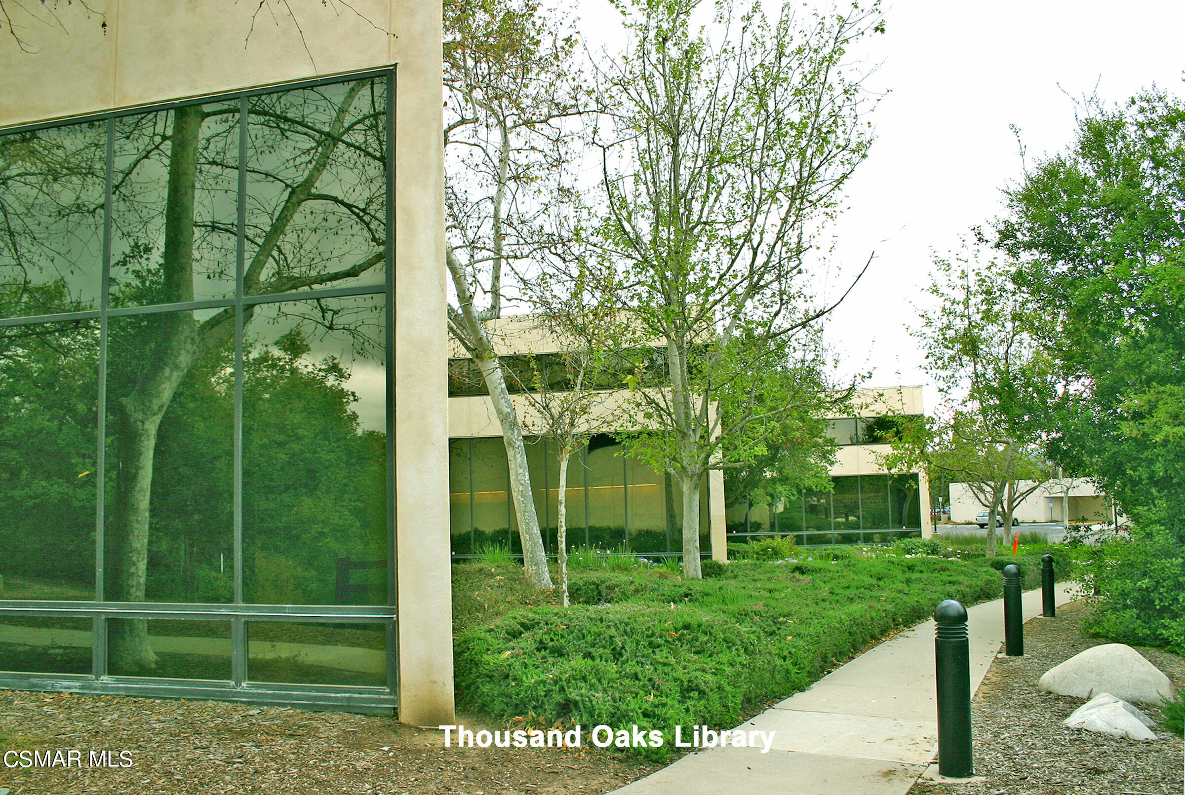 3092 Big Sky Drive Thousand Oaks, CA 91360 - Photo 65 of 66 a view of a garden